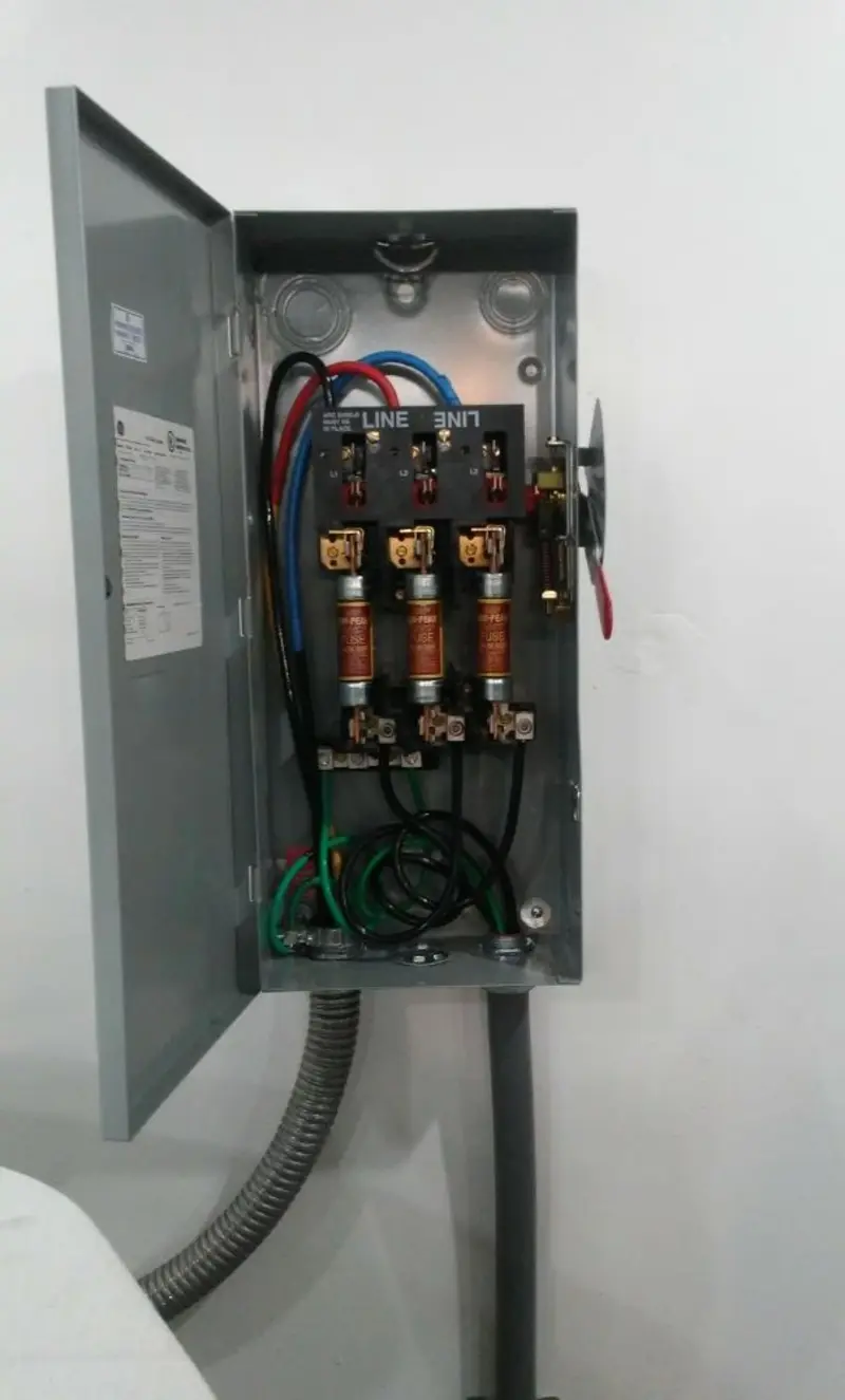 Three-phase disconnect switch installed for Smoke Detector Installation in Banning